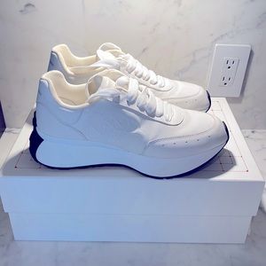 Alexander McQueen | Sprint Runner in white with black trim sole | Size 10US 40IT